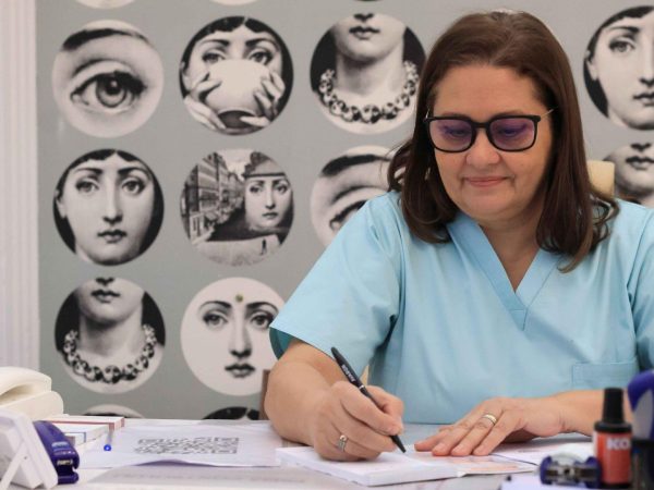 Care sunt simptomele cancerului de col uterin? Dr. Lorena Turculeț răspunde acestei întrebări